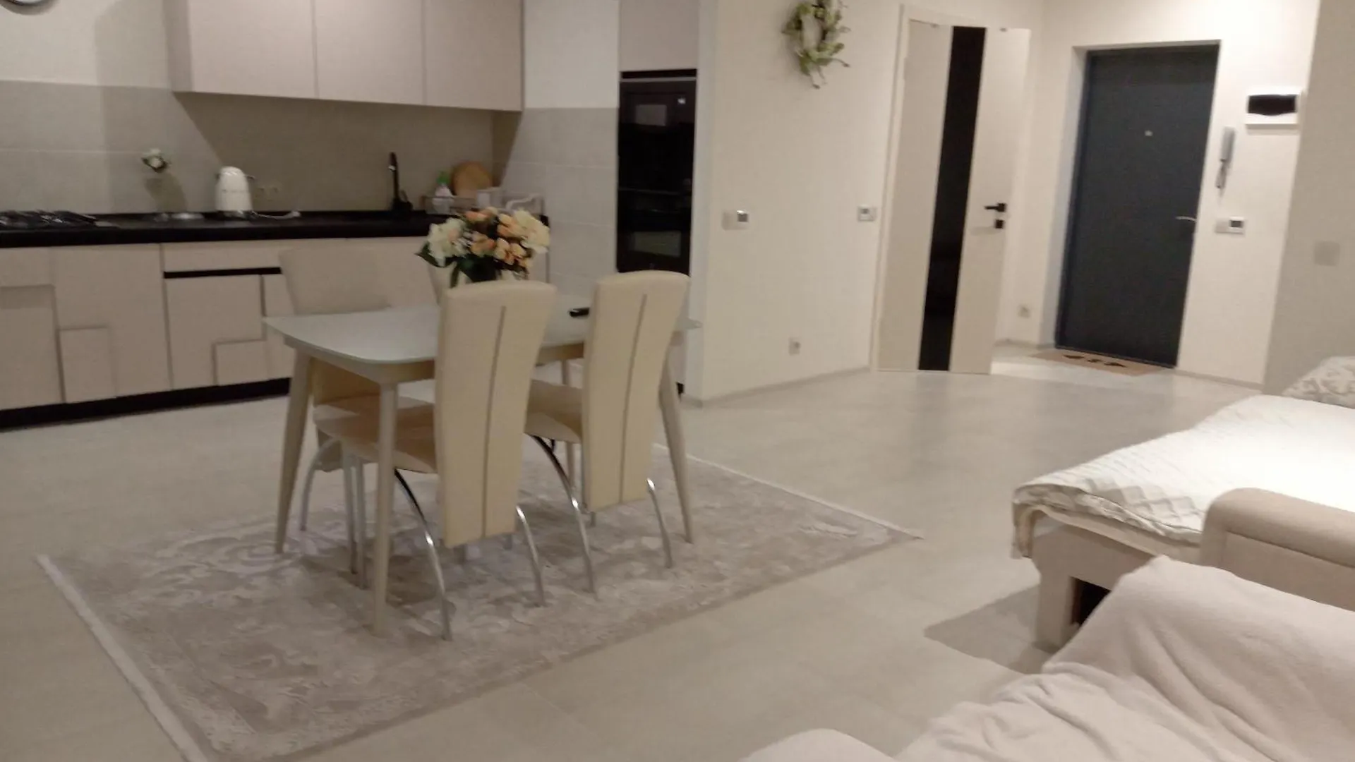 New Point By Avalon Apartment Lviv